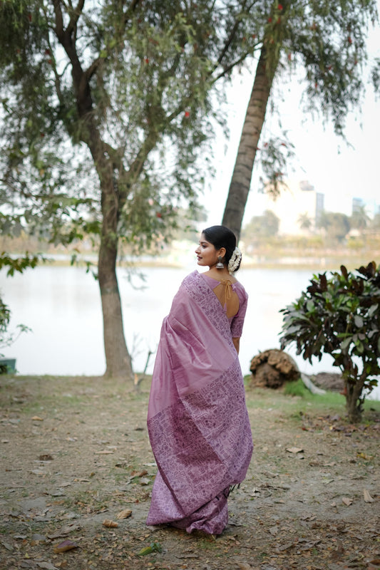 Lavender Handloom Woven Raw Silk Saree With Blouse Piece