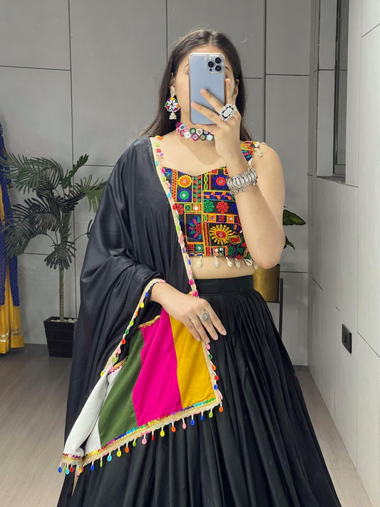 Black Pure Rayon Cotton Navratri Lehenga – Real Mirror Work with Traditional Gamthi Design Patta Border