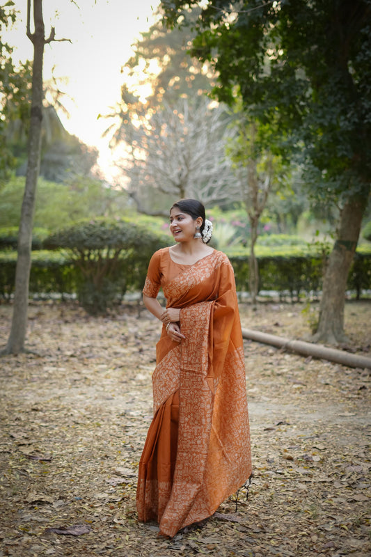 Smashed Pumpkin Orange Handloom Woven Raw Silk Saree With Blouse Piece