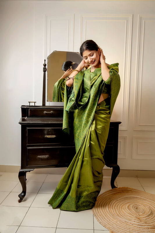 Mahendi Handloom Woven Raw Silk Saree With Blouse Piece