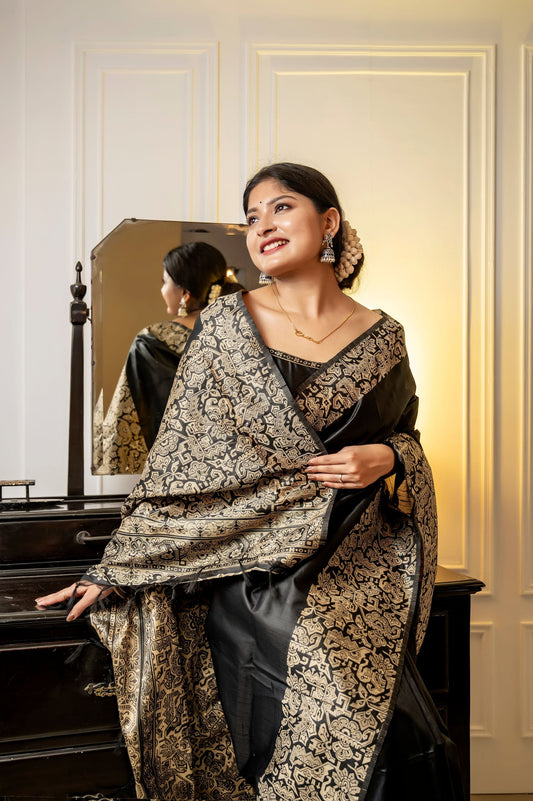 Vanta Black Handloom Woven Raw Silk Saree With Blouse Piece