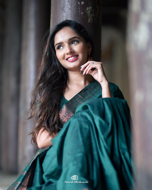 Green Soft Silk Saree With Demure Blouse Piece