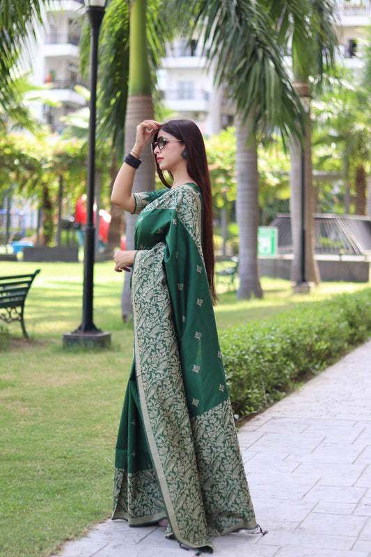 Dark Green Handloom Woven Raw Silk Saree With Blouse Piece